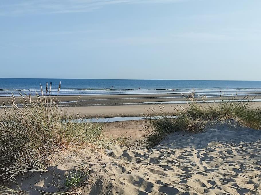 4-Persoons Appartement Met Een Mooi Uitzicht De Panne Exterior foto